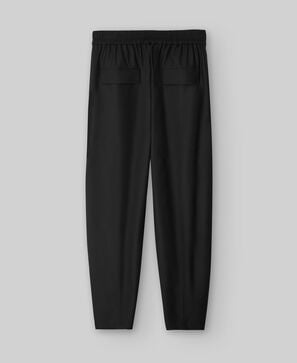 Pantal&oacute;n jogger corte frontal mujer