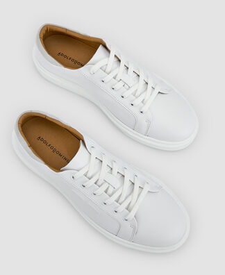 Responsible basic leather sneaker