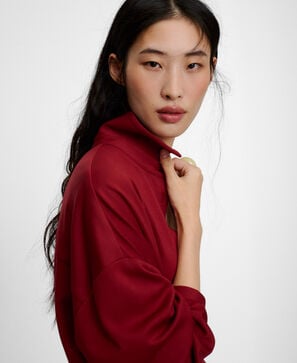 Spread collar flowing shirt