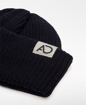 Chunky wool knit beanie hat man