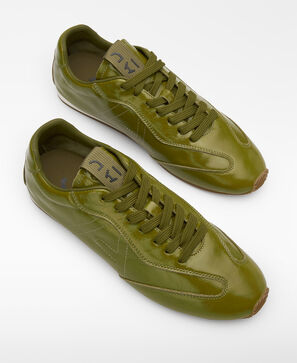 Soft-Sneaker aus Leder mit Steppnaht-Logo