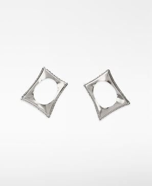 Maxi pendientes plateados relieve mujer