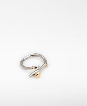 Organic-shaped irregular ring