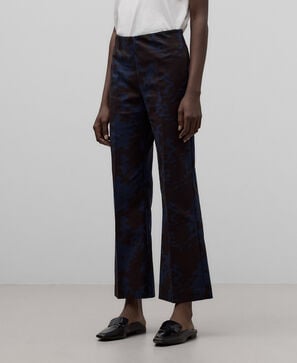 Pantal&oacute;n flare estampado mujer