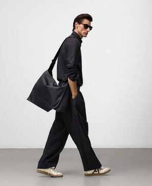 Large messenger bag man