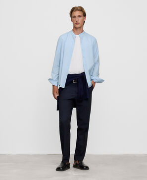 Camisa de algod&atilde;o com corte regular e gola mandarim