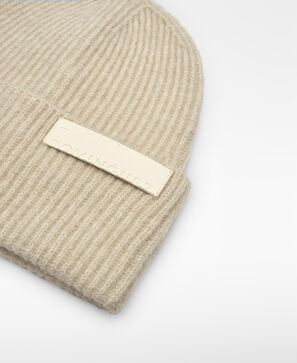 Gorro beanie punto canalé mujer