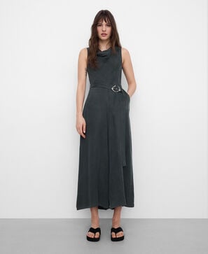 Mono semientallado escote drapeado