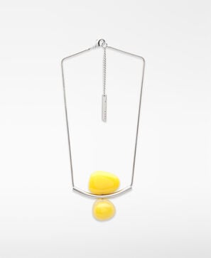 Collier m&eacute;tallique avec pi&egrave;ces en r&eacute;sine bicolore