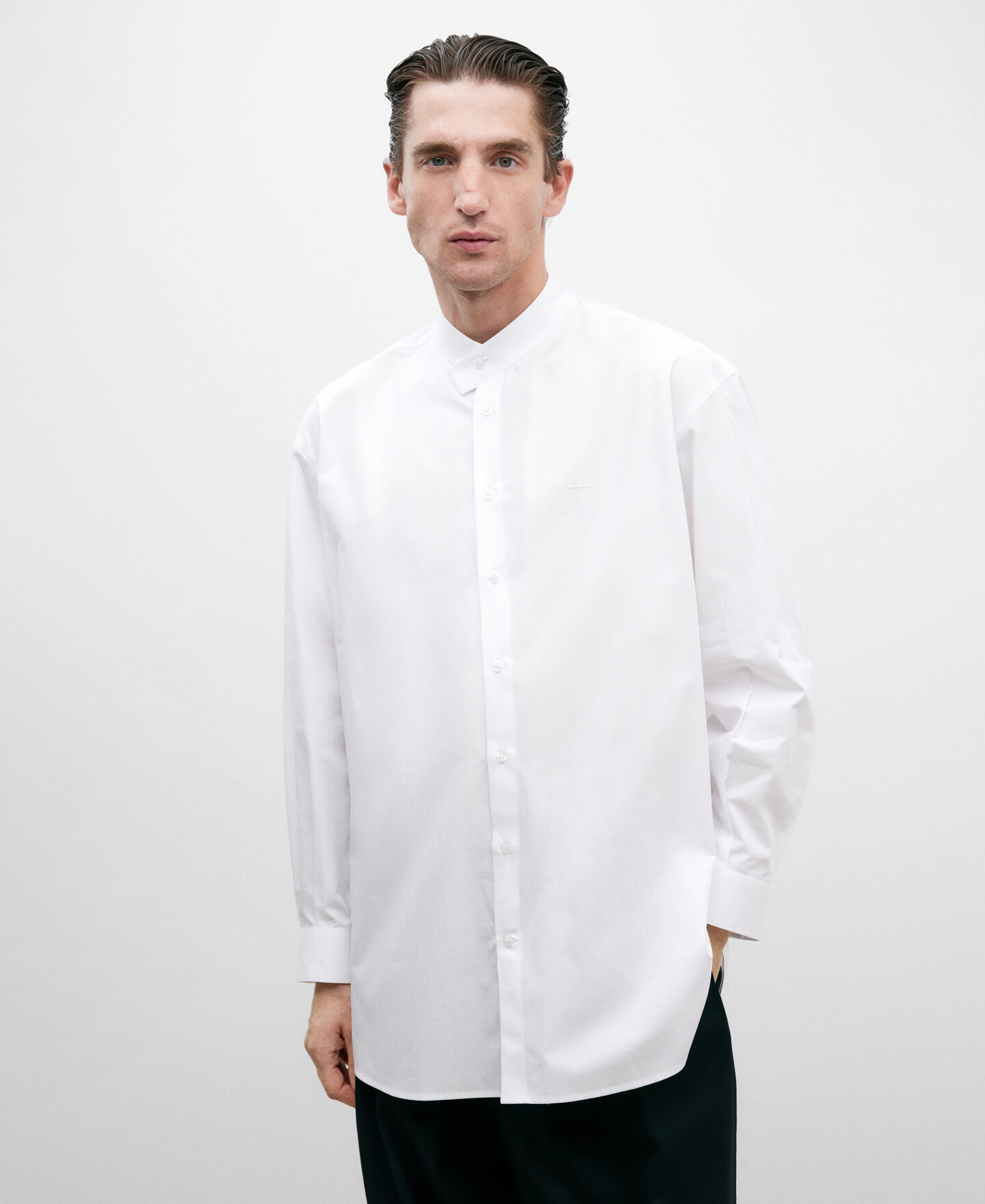 Camisa blanca cuello Mao AD Espa a