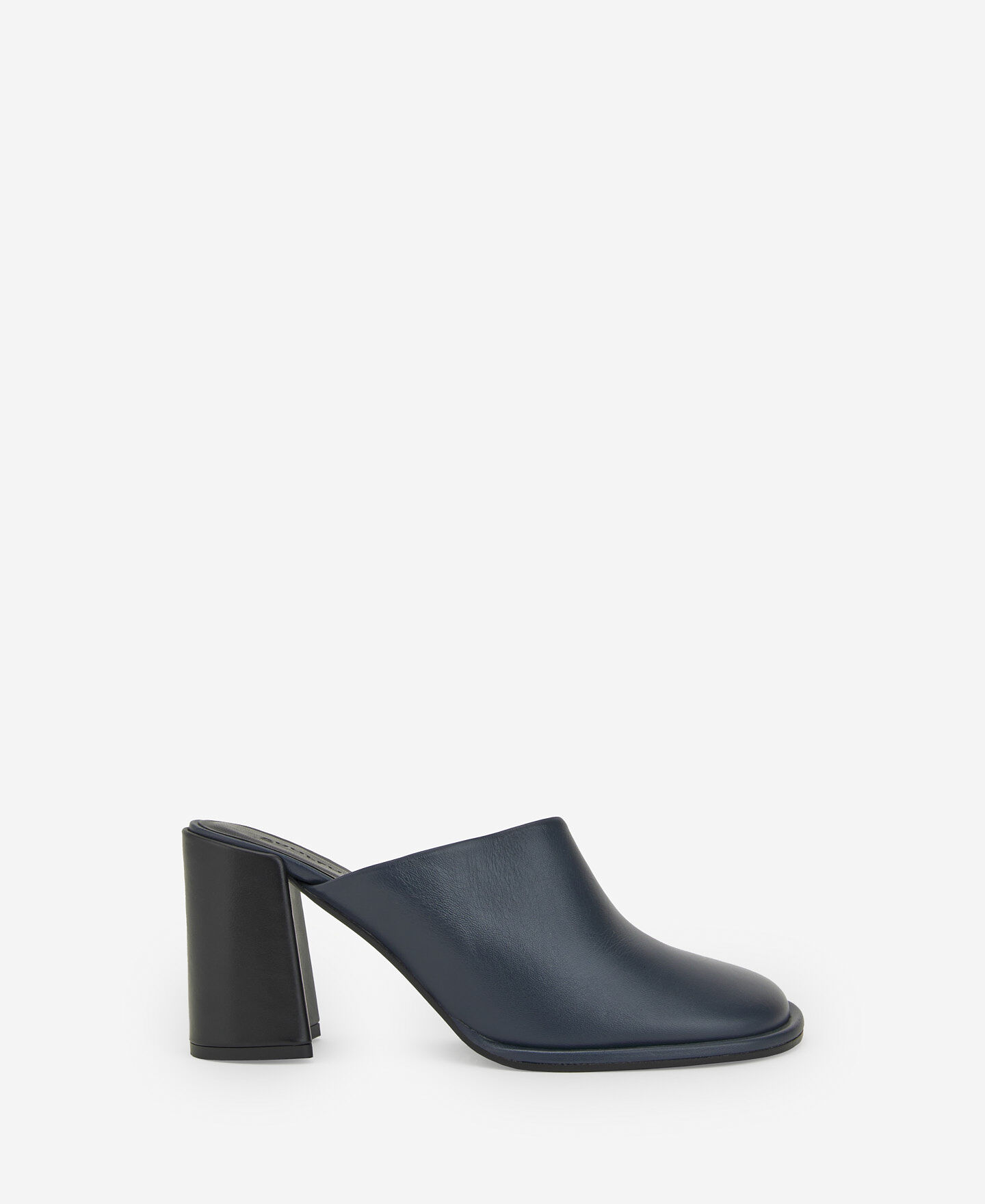 The row outlet teatime clog