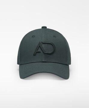 Embroidered logo cotton cap man