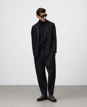 Barrel fit crinkle trousers man