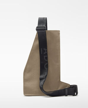 Crossbody material reciclado hombre