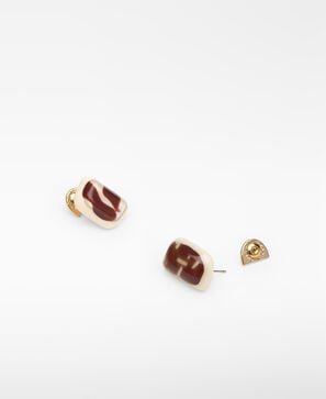 Petites boucles d'oreilles en r&eacute;sine