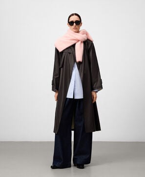 ダブルラペルトレンチコート