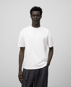 White crew collar T-shirt man