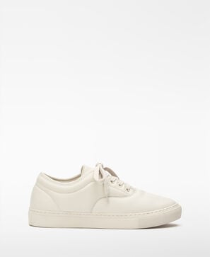 Leather padded sneaker