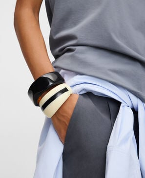 Two-tone resin rigid bracelet