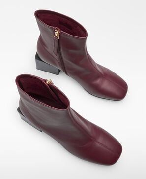 Leather round-toe ankle boot woman