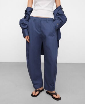 Pantal&oacute;n barrel fit bajo ajustable