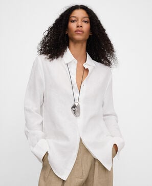 Organic-shaped pendant necklace