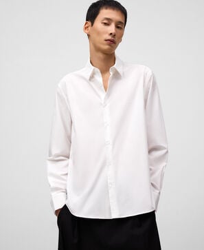 Regular fit spread collar shirt man