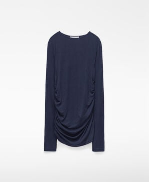 Long sleeve gathered T-shirt