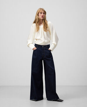 Blouse with a gathered neckline woman