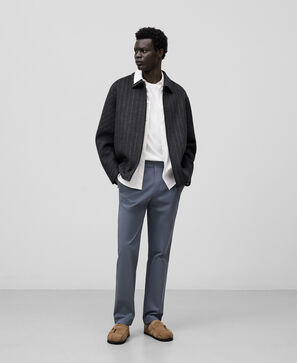 Calças chino regular fit para homem