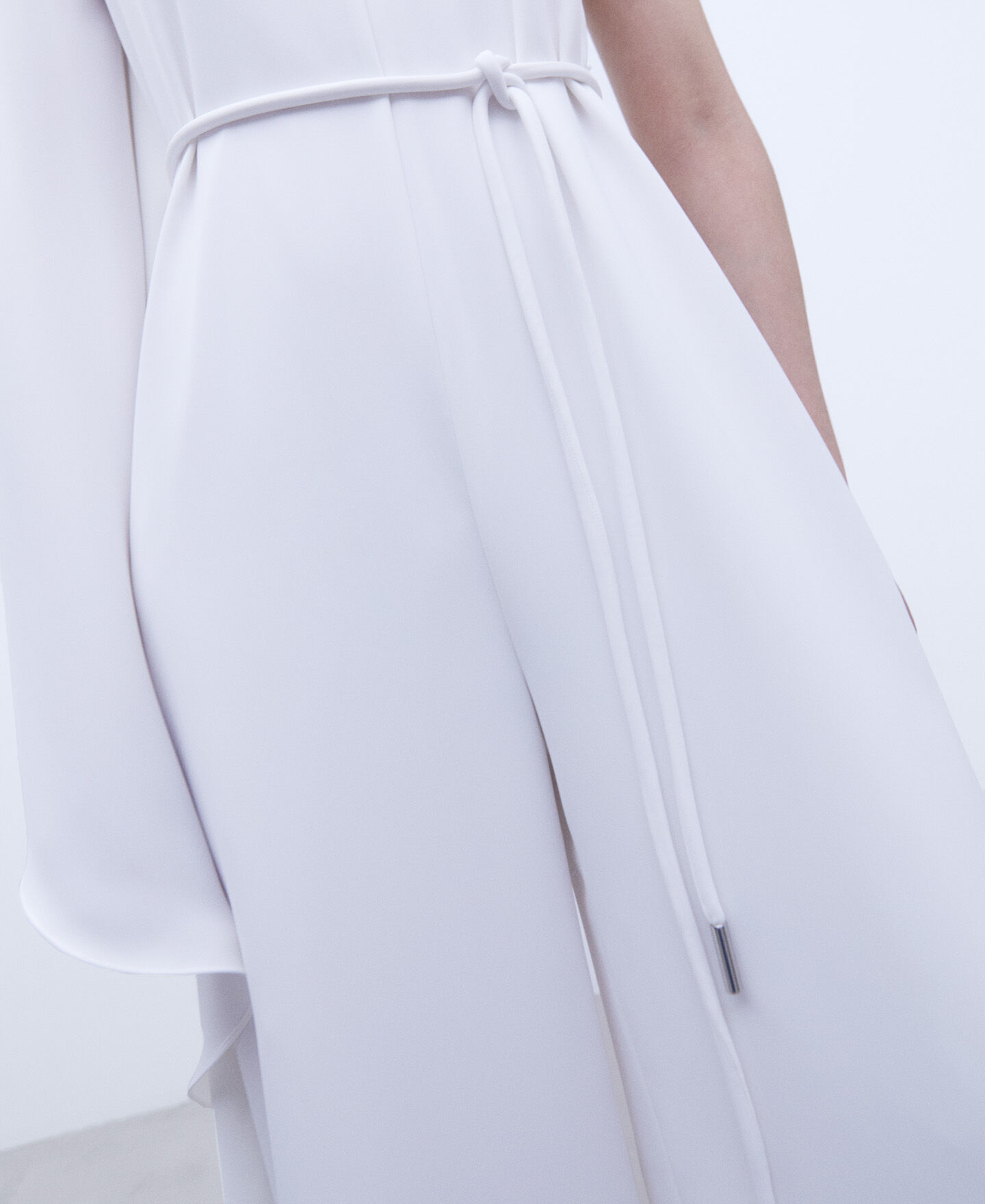 ventilación pistola Mensurable Mono blanco cocktail asimétrico | FW22 | Adolfo Domínguez