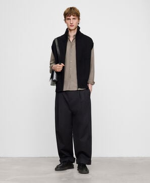 Ribbed zip-up vest