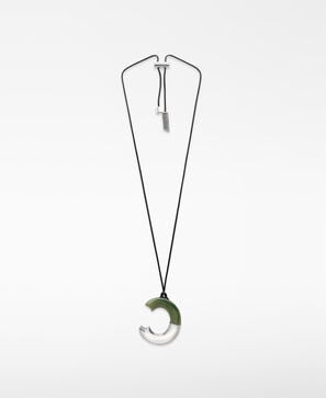 Resin and metal piece necklace woman