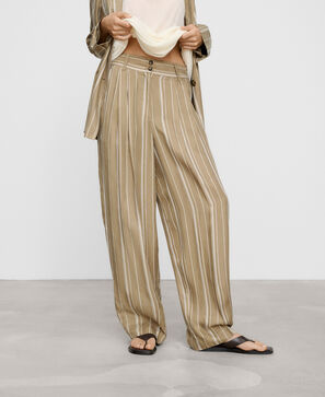Striped double-pleated carrot trousers