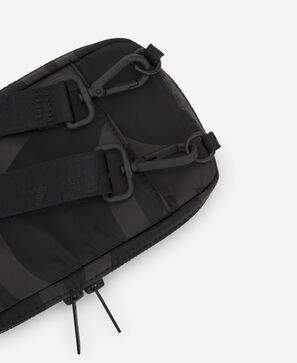 Portamóvil negro estampado monograma