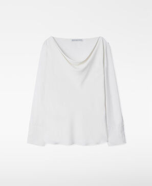 ドレープブラウス