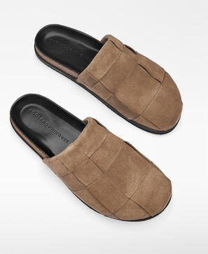 Responsible braided leather clog man