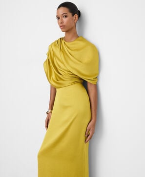 Vestido largo satinado drapeado
