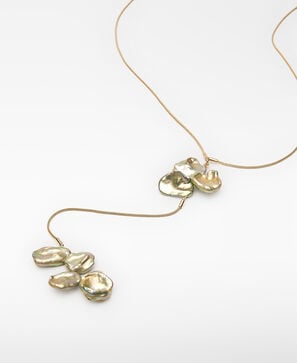 Irregular pearl necklace