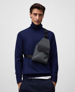 Nylon crossbody man