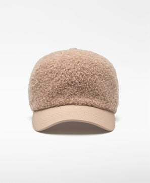 Textured cap woman