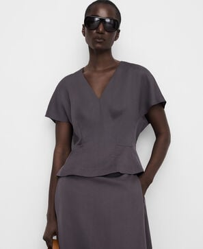 Japanese sleeve semi-fitted top