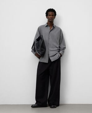 Spread collar oversize shirt man