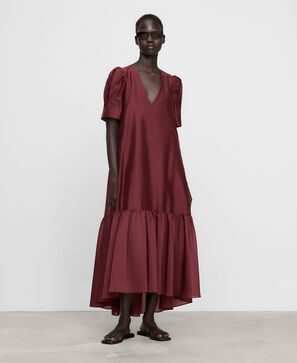 Vestido comprido evas&eacute; folho amplo