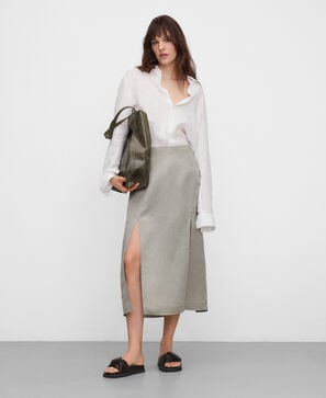 Jupe midi satin&eacute;e fendue