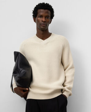 Jersey cuello pico punto hombre