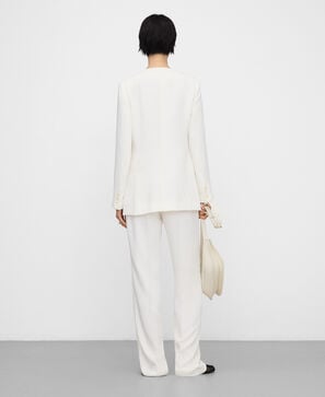 Taillierter Blazer mit Frontverzierung