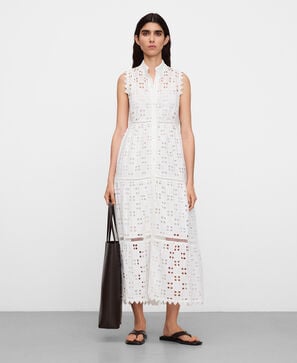 Vestido bordado ingl&eacute;s cuello chimenea