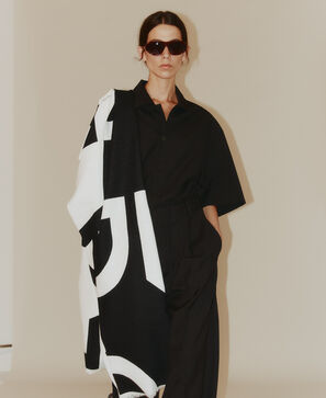 Jacquard maxi logo two-tone scarf