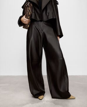 Baggy-Lederhose mit seitlichen Falten